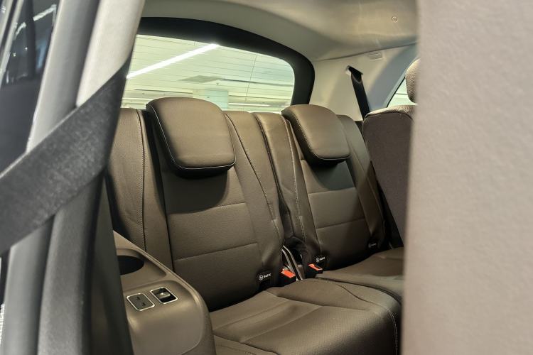 Used Mercedes-Benz GLS 2023 GLS 450 4MATIC Stylish Model Interior 11