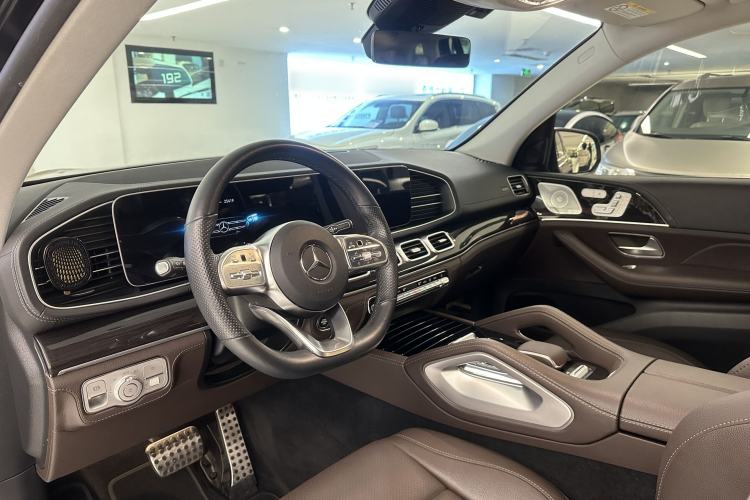 Used Mercedes-Benz GLS 2023 GLS 450 4MATIC Stylish Model Interior 12