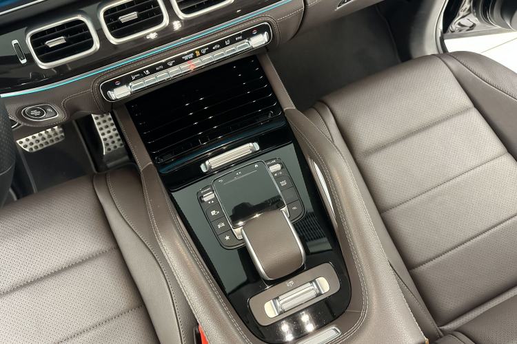 Used Mercedes-Benz GLS 2023 GLS 450 4MATIC Stylish Model Interior 2