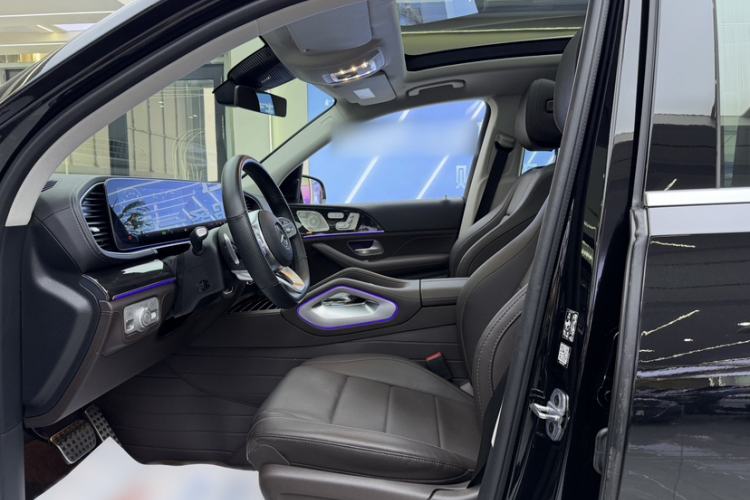 Used Mercedes-Benz GLS 2023 Refresh GLS 450 4MATIC Fashion Edition Interior 2