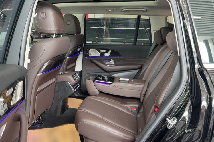 Used Mercedes-Benz GLS 2023 Second Facelift GLS 450 4MATIC Stylish Version Interior 2
