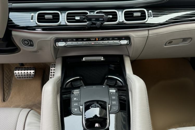 Used Mercedes-Benz GLS 2023 GLS 450 4MATIC Stylish Model Interior 3