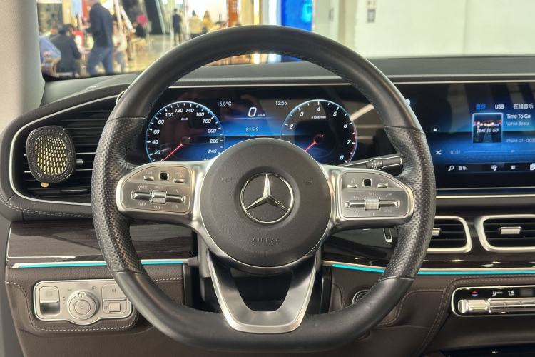 Used Mercedes-Benz GLS 2023 GLS 450 4MATIC Stylish Model Interior 4
