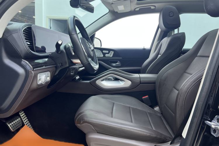 Used Mercedes-Benz GLS 2023 Refresh GLS 450 4MATIC Fashion Edition Interior 4