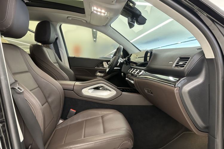 Used Mercedes-Benz GLS 2023 GLS 450 4MATIC Stylish Model Interior 6