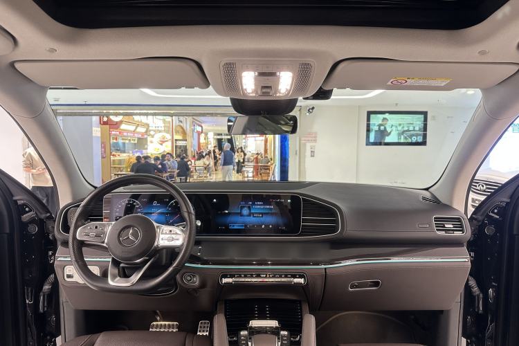 Used Mercedes-Benz GLS 2023 GLS 450 4MATIC Stylish Model Interior 7