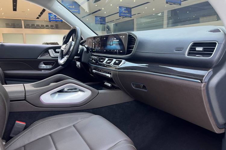 Used Mercedes-Benz GLS 2023 Refresh GLS 450 4MATIC Fashion Edition Interior 7