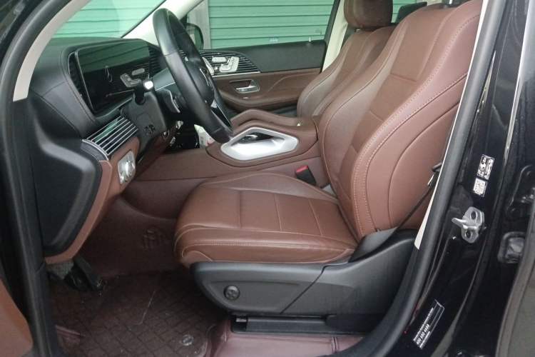 Used Mercedes-Benz GLS 2023 Second Facelift GLS 400 4MATIC Left Front Seat