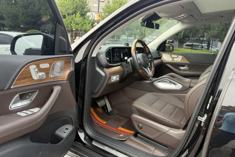 Used Mercedes-Benz GLS 2023 Refreshed GLS 450 4MATIC Luxury Edition Left Front Seat