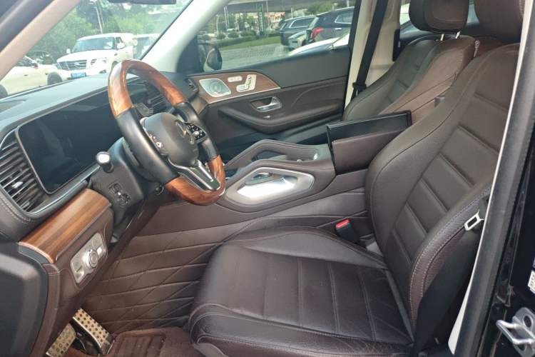 Used Mercedes-Benz GLS 2023 GLS 450 4MATIC Luxury Model Left Front Seat