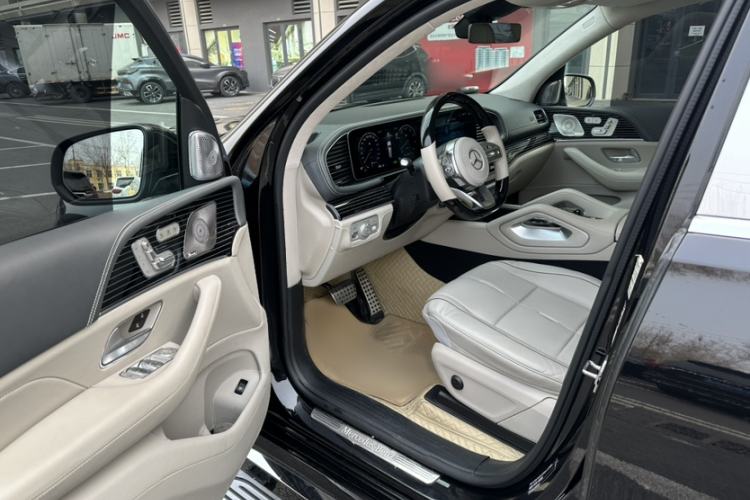 Used Mercedes-Benz GLS 2023 GLS 450 4MATIC Stylish Model Left Front Seat