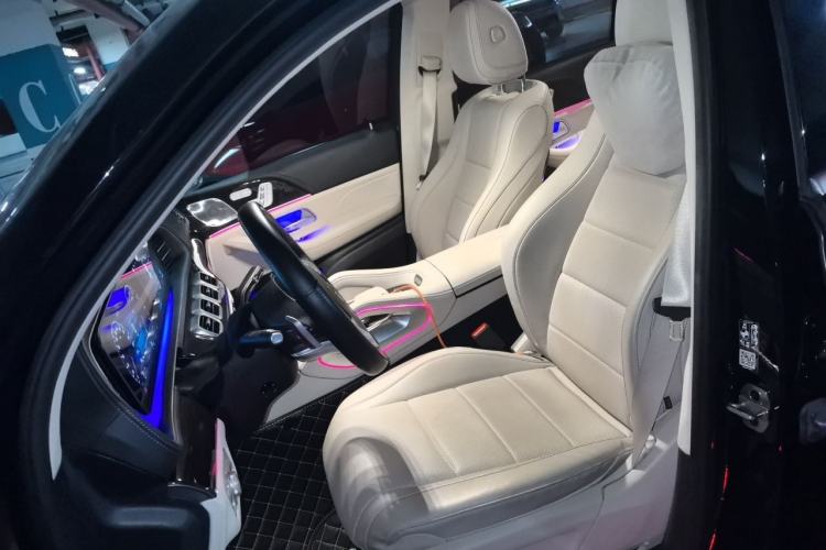 Used Mercedes-Benz GLS 2023 Refresh GLS 450 4MATIC Fashion Edition Left Front Seat