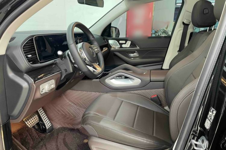 Used Mercedes-Benz GLS 2023 Second Facelift GLS 450 4MATIC Stylish Version Left Front Seat