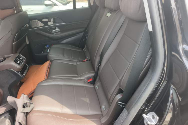 Used Mercedes-Benz GLS 2023 Second Facelift GLS 450 4MATIC Stylish Version Left Rear Seat