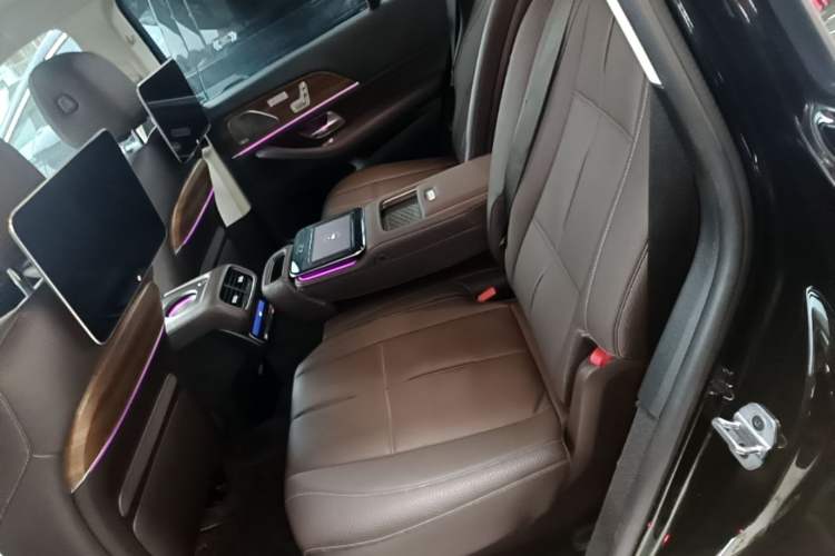 Used Mercedes-Benz GLS 2023 Second Facelift GLS 450 4MATIC Luxury Edition Left Rear Seat