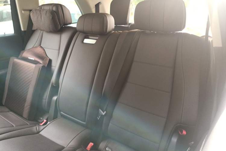 Used Mercedes-Benz GLS 2023 GLS 450 4MATIC Stylish Model Left Rear Seat