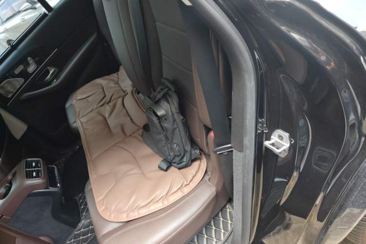 Used Mercedes-Benz GLS 2023 GLS 450 4MATIC Stylish Model Left Rear Seat