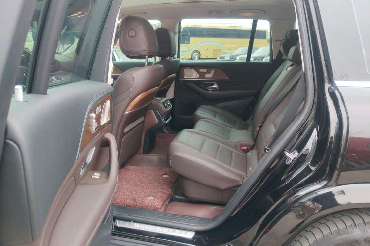 Used Mercedes-Benz GLS 2023 Refreshed GLS 450 4MATIC Luxury Edition Left Rear Seat