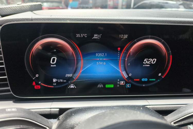 Used Mercedes-Benz GLS 2023 Second Facelift GLS 450 4MATIC Stylish Version Odometer Close Up
