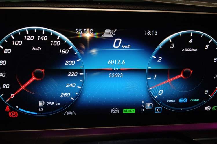 Used Mercedes-Benz GLS 2023 Second Facelift GLS 450 4MATIC Stylish Version Odometer Close Up