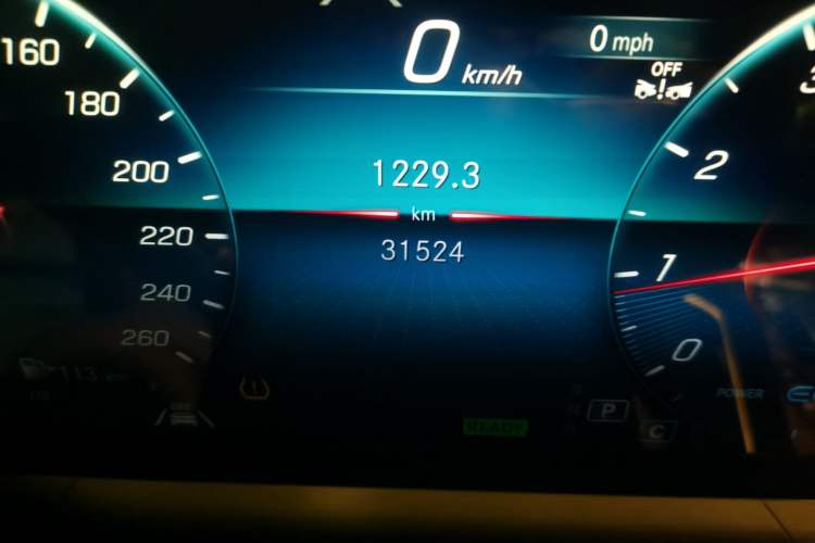 Used Mercedes-Benz GLS 2023 GLS 450 4MATIC Luxury Model Odometer Close Up