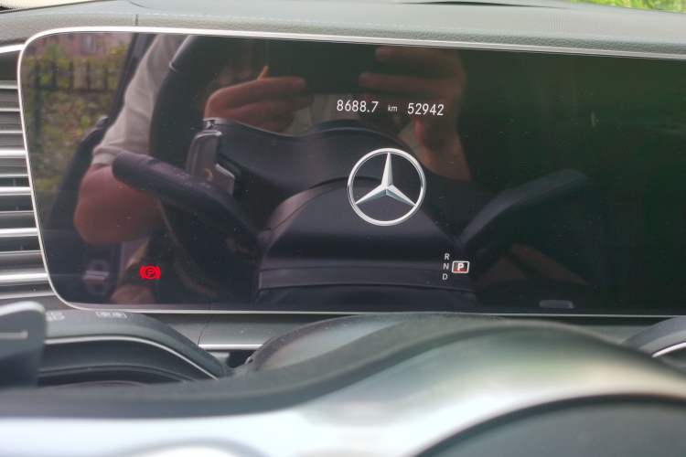 Used Mercedes-Benz GLS 2023 Refresh GLS 450 4MATIC Fashion Edition Odometer Close Up