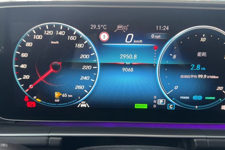 Used Mercedes-Benz GLS 2023 Second Facelift GLS 450 4MATIC Stylish Version Odometer Close Up