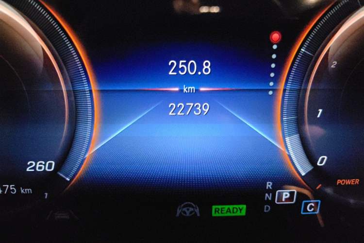 Used Mercedes-Benz GLS 2023 Second Facelift GLS 450 4MATIC Stylish Version Odometer Close Up