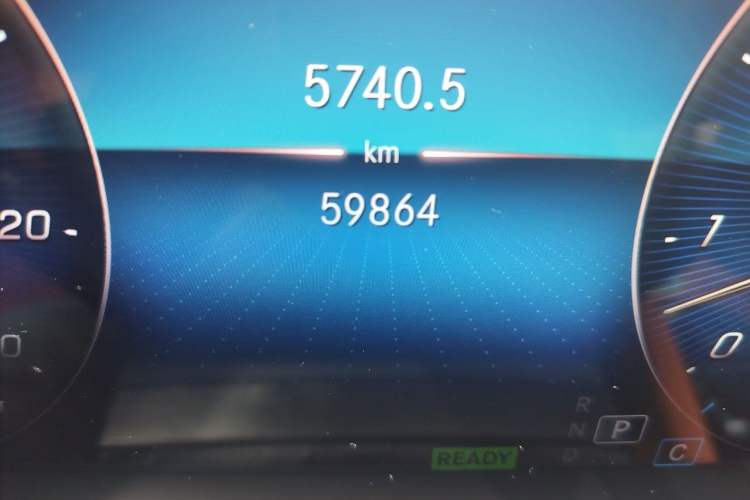 Used Mercedes-Benz GLS  Odometer Close Up