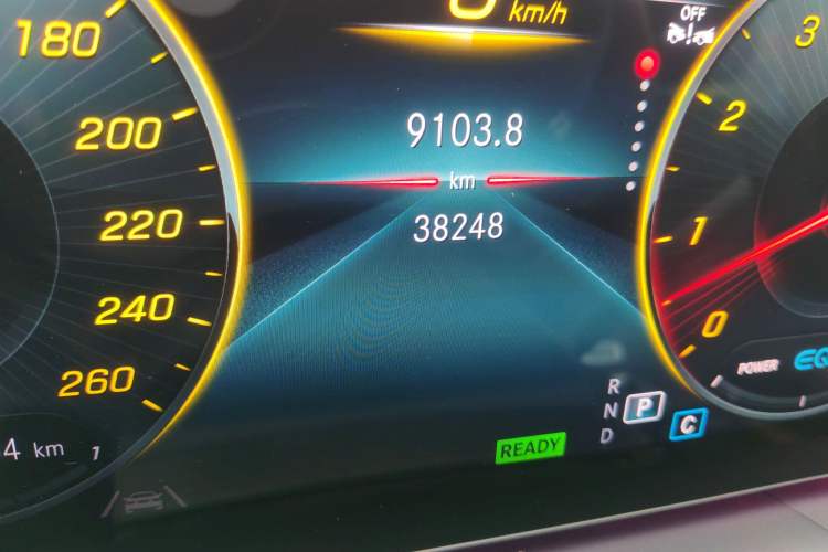 Used Mercedes-Benz GLS 2023 Refreshed GLS 450 4MATIC Luxury Edition Odometer Close Up