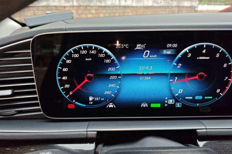 Used Mercedes-Benz GLS 2023 Second Facelift GLS 450 4MATIC Stylish Version Odometer Close Up