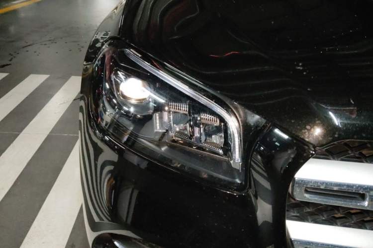 Used Mercedes-Benz GLS 2023 Second Facelift GLS 450 4MATIC Stylish Version Right Front Headlight