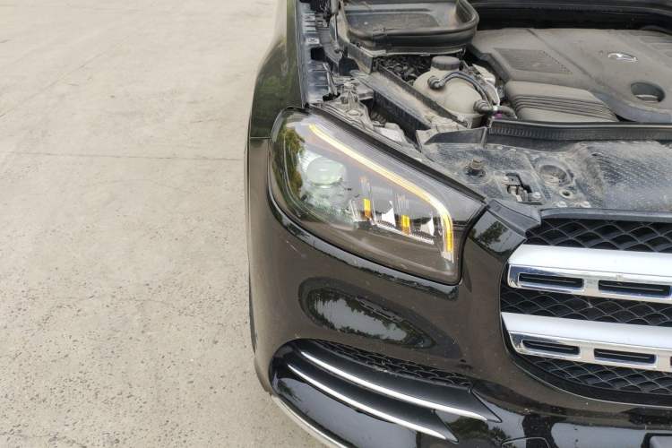 Used Mercedes-Benz GLS 2023 Second Facelift GLS 450 4MATIC Stylish Version Right Front Headlight