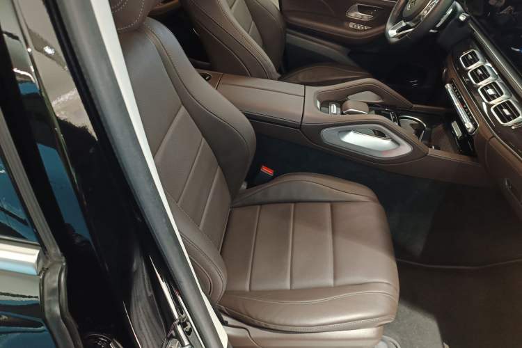 Used Mercedes-Benz GLS 2023 GLS 450 4MATIC Stylish Model Right Front Seat