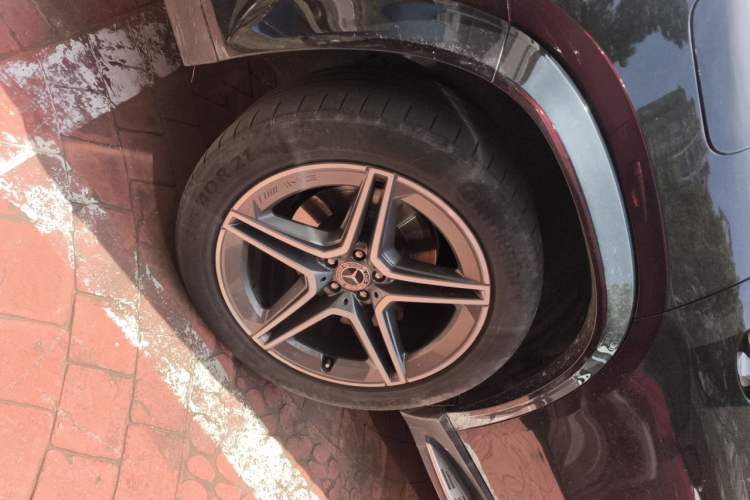 Used Mercedes-Benz GLS 2023 Second Facelift GLS 450 4MATIC Stylish Version Right Front Wheel Hub