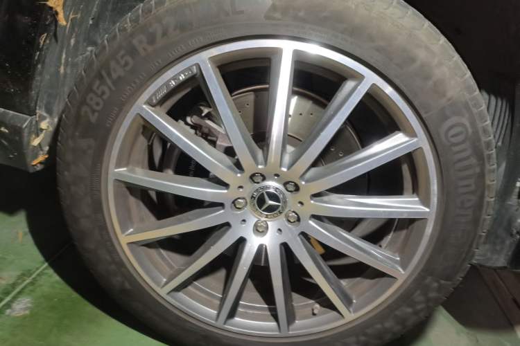 Used Mercedes-Benz GLS 2023 GLS 450 4MATIC Luxury Model Right Front Wheel Hub