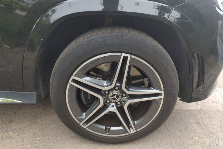 Used Mercedes-Benz GLS 2023 Second Facelift GLS 450 4MATIC Stylish Version Right Front Wheel Hub