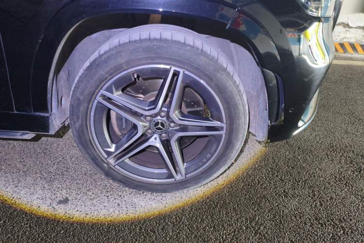 Used Mercedes-Benz GLS 2023 GLS 450 4MATIC Stylish Model Right Front Wheel Hub