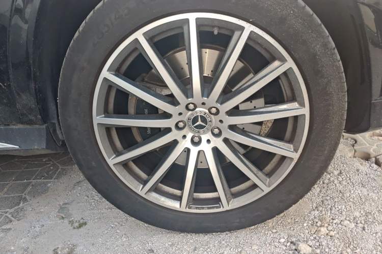 Used Mercedes-Benz GLS 2023 GLS 450 4MATIC Luxury Model Right Front Wheel Hub