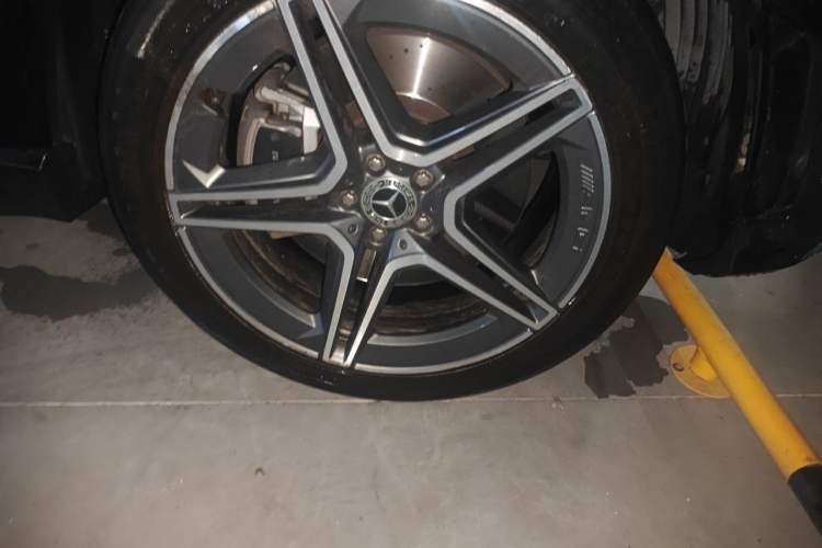 Used Mercedes-Benz GLS 2023 GLS 450 4MATIC Stylish Model Right Front Wheel Hub