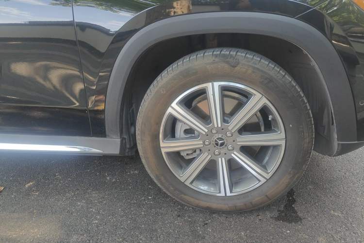 Used Mercedes-Benz GLS  Right Front Wheel Hub