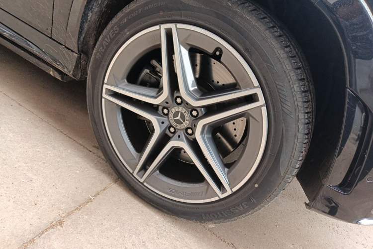 Used Mercedes-Benz GLS 2023 GLS 450 4MATIC Stylish Model Right Front Wheel Hub