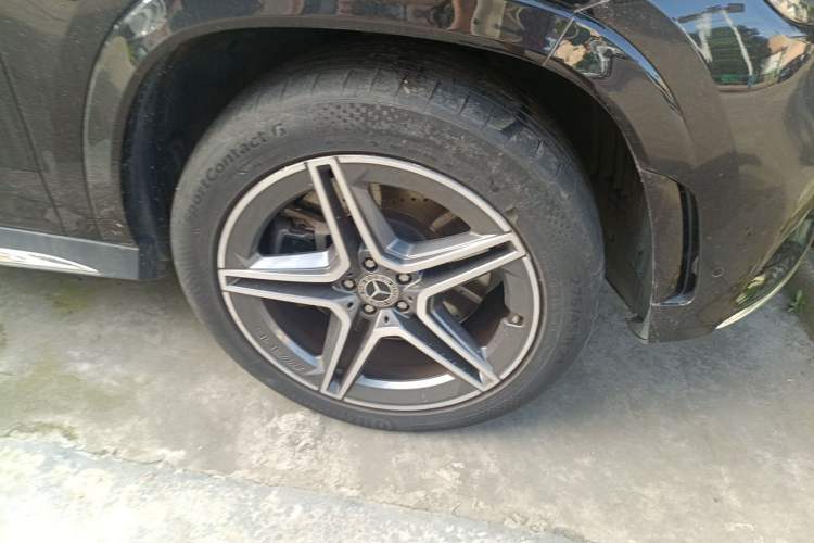 Used Mercedes-Benz GLS 2023 GLS 450 4MATIC Stylish Model Right Front Wheel Hub