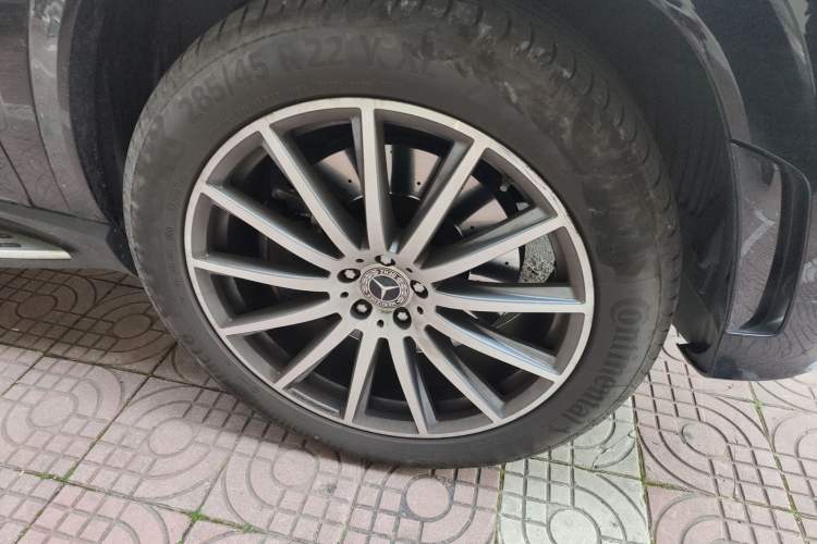 Used Mercedes-Benz GLS 2023 GLS 450 4MATIC Luxury Model Right Front Wheel Hub