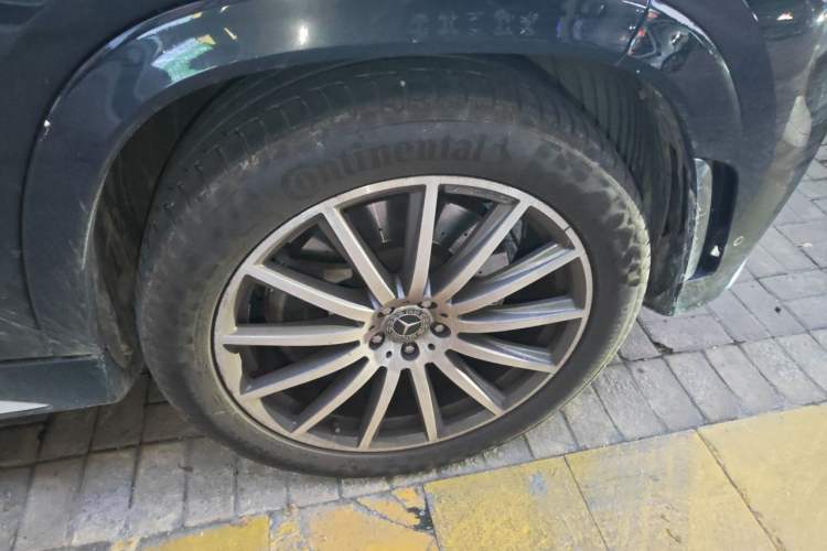 Used Mercedes-Benz GLS 2023 Refreshed GLS 450 4MATIC Luxury Edition Right Front Wheel Hub