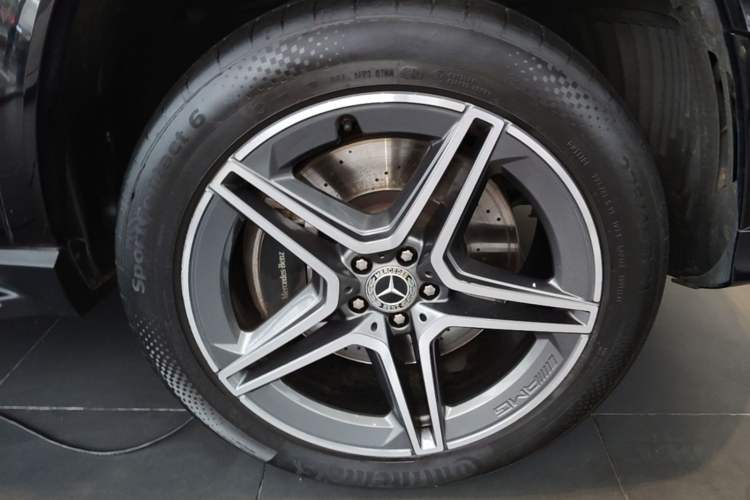 Used Mercedes-Benz GLS 2023 GLS 450 4MATIC Stylish Model Right Front Wheel Hub