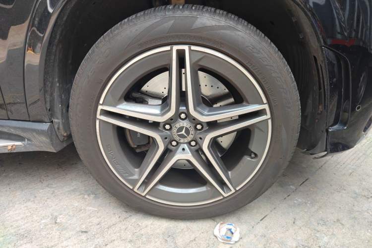 Used Mercedes-Benz GLS 2023 GLS 450 4MATIC Stylish Model Right Front Wheel Hub