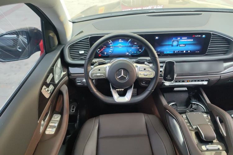 Used Mercedes-Benz GLS 2023 Second Facelift GLS 450 4MATIC Stylish Version Steering Wheel