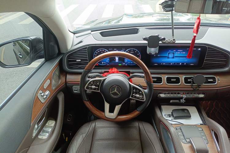 Used Mercedes-Benz GLS 2023 GLS 450 4MATIC Luxury Model Steering Wheel