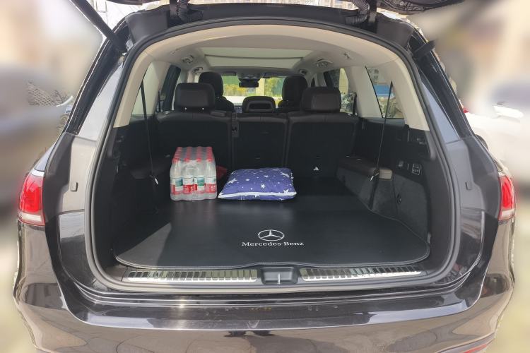 Used Mercedes-Benz GLS 2023 Second Facelift GLS 450 4MATIC Stylish Version Trunk